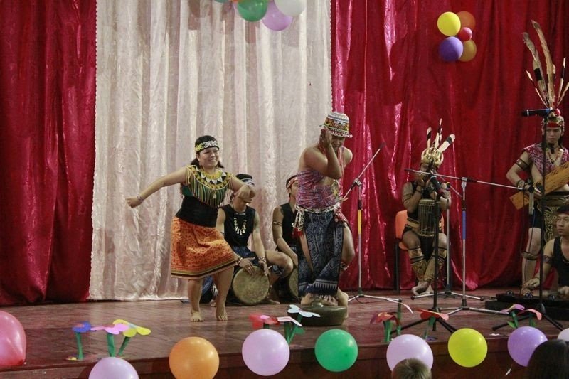 В Комсомольске сегодня начинается фестиваль "Калинове літо на Дніпрі" В Комсомольске сегодня начинается фестиваль "Калинове літо на Дніпрі"