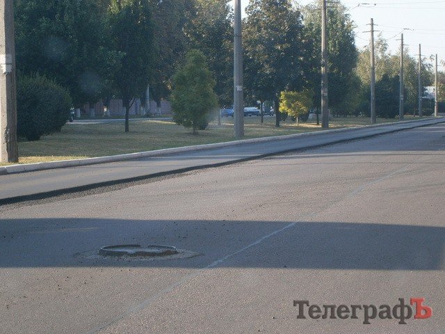 На ул.60 лет Октября в Кременчуге начали класть новый асфальт На ул.60 лет Октября в Кременчуге начали класть новый асфальт