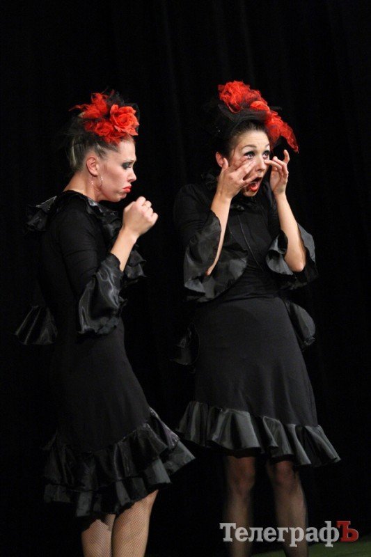 Покричать на зрителя … абсурд! Спектакль «Вдовы» в исполнении кременчугского театра «Аскал» Покричать на зрителя … абсурд! Спектакль «Вдовы» в исполнении кременчугского театра «Аскал»