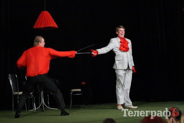 Покричать на зрителя … абсурд! Спектакль «Вдовы» в исполнении кременчугского театра «Аскал» Покричать на зрителя … абсурд! Спектакль «Вдовы» в исполнении кременчугского театра «Аскал»