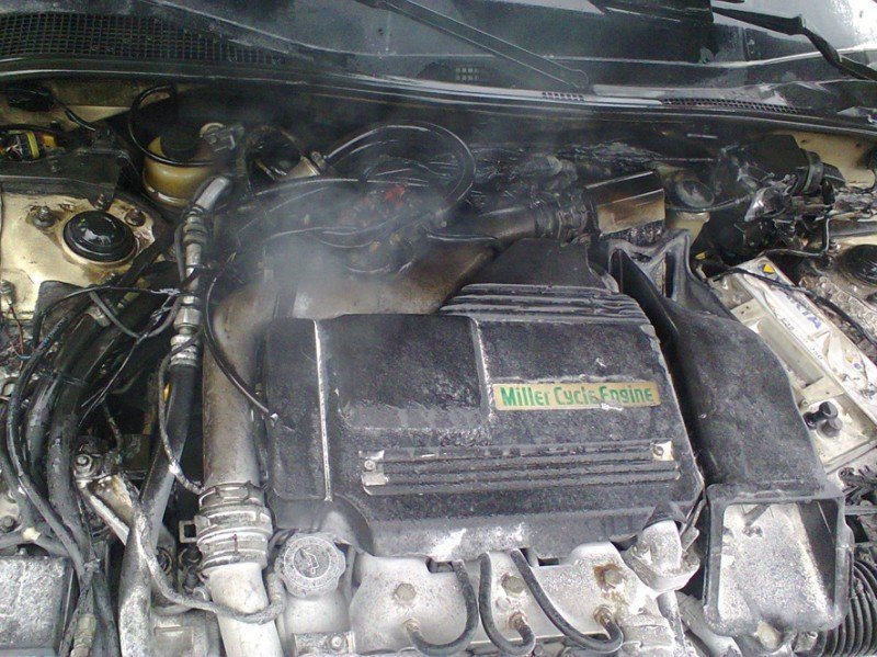 В центре Кременчуга снова горел автомобиль В центре Кременчуга снова горел автомобиль