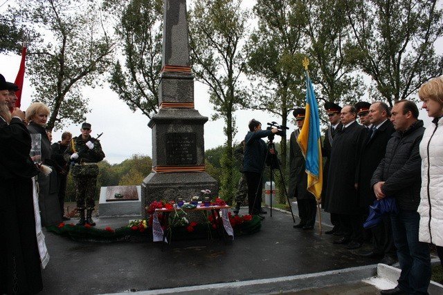 На «Острой могиле» открыта первая очередь реконструкции памятника воинам-ополченцам На «Острой могиле» открыта первая очередь реконструкции памятника воинам-ополченцам
