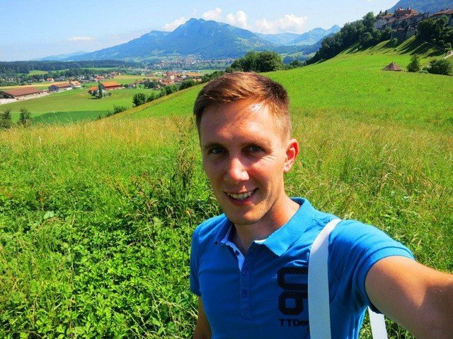 В Польше – играть с детьми, в Карпатах – полоть ели В Польше – играть с детьми, в Карпатах – полоть ели