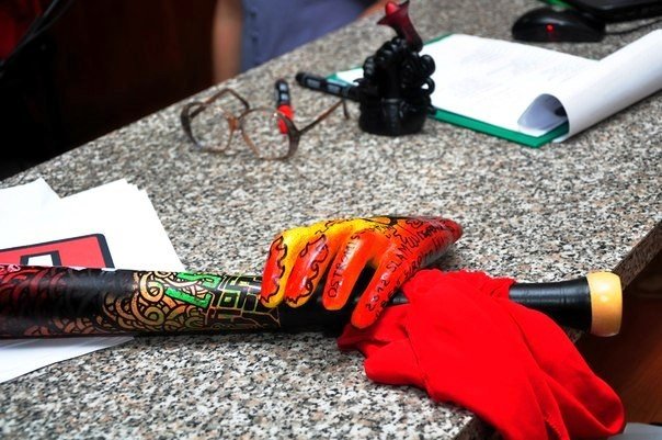 "Гопник с Раковки" читал стихи, другой поэт разделся до трусов - первый литературный фестиваль в Кременчуге "Гопник с Раковки" читал стихи, другой поэт разделся до трусов - первый литературный фестиваль в Кременчуге