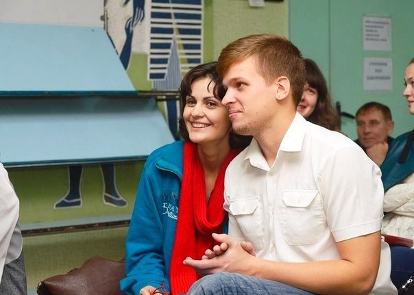 "Гопник с Раковки" читал стихи, другой поэт разделся до трусов - первый литературный фестиваль в Кременчуге "Гопник с Раковки" читал стихи, другой поэт разделся до трусов - первый литературный фестиваль в Кременчуге