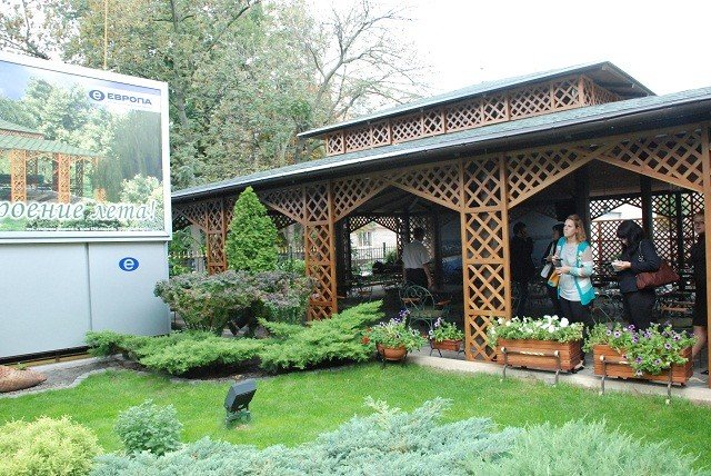 В Кременчуге за лучшие клумбы выдали сертификаты на новые саженцы В Кременчуге за лучшие клумбы выдали сертификаты на новые саженцы