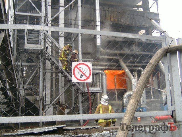Во Власовке горел завод по производству майонеза «Королівський смак» Во Власовке горел завод по производству майонеза «Королівський смак»