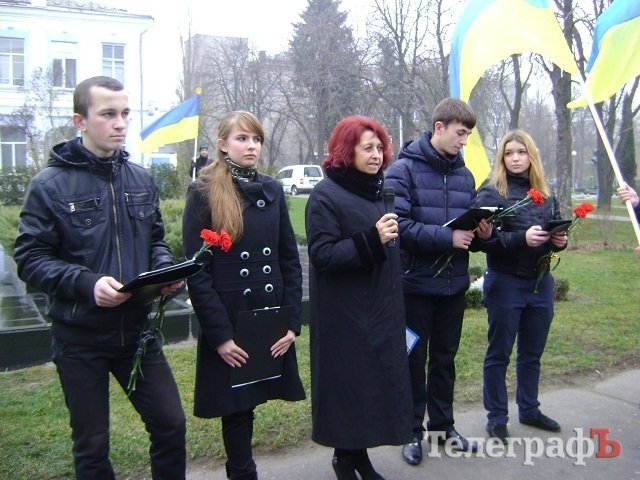 Правда о Голодоморе: митинг реквием общественных активистов в Кременчуге Правда о Голодоморе: митинг реквием общественных активистов в Кременчуге