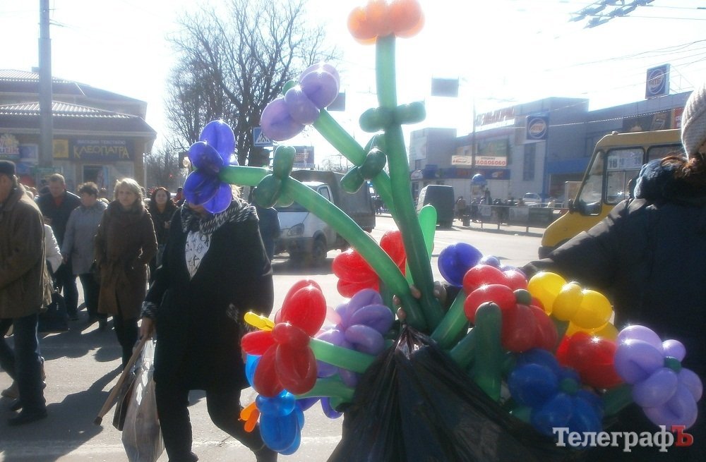 В Кременчуге цветы пока не подорожали В Кременчуге цветы пока не подорожали