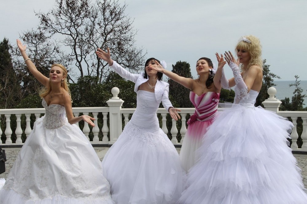 Пары из Кременчуга и Комсомольска приняли участие в шоу «4 весiлля» Пары из Кременчуга и Комсомольска приняли участие в шоу «4 весiлля»