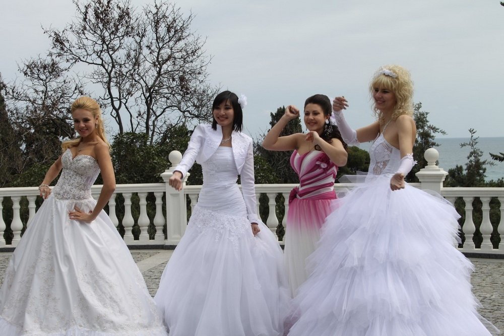 Пары из Кременчуга и Комсомольска приняли участие в шоу «4 весiлля» Пары из Кременчуга и Комсомольска приняли участие в шоу «4 весiлля»