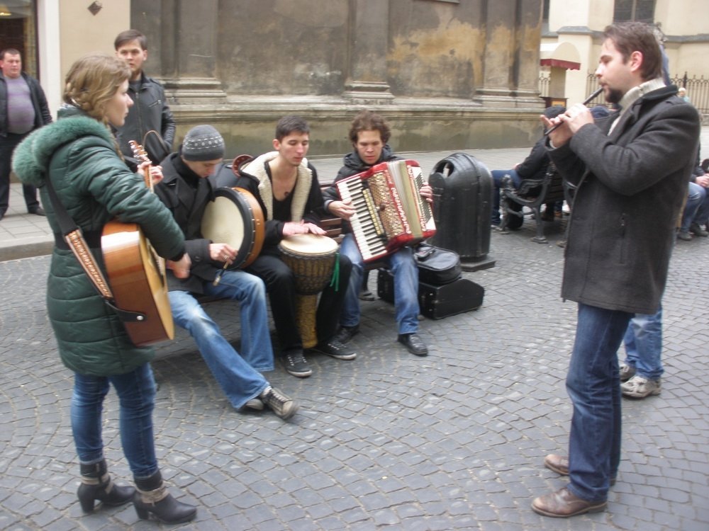 Кременчугские фолкеры покоряли сцены и улицы Львова Кременчугские фолкеры покоряли сцены и улицы Львова