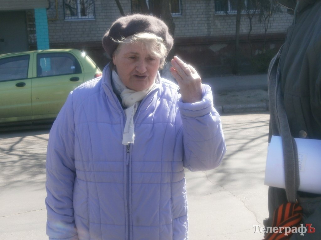 Под "Визитом" 15 человек требовали включить российские каналы Под "Визитом" 15 человек требовали включить российские каналы