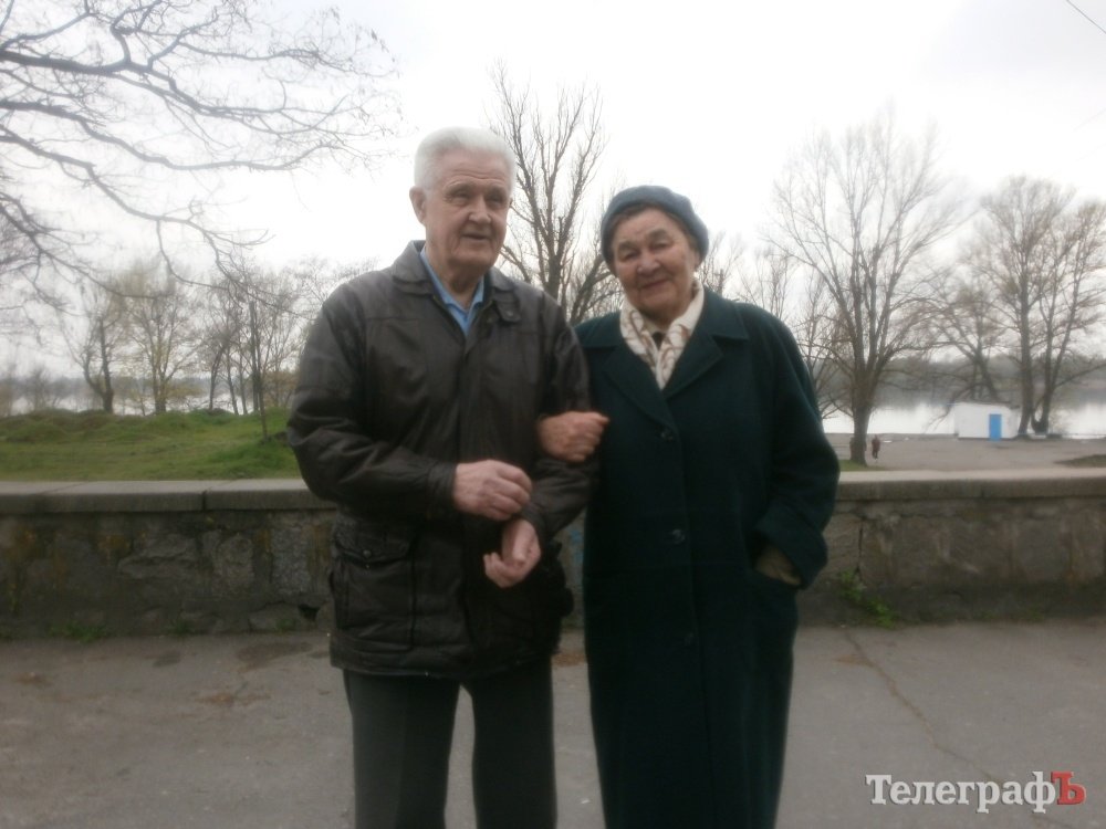 Кременчугская молодежь убирала Приднепровский парк Кременчугская молодежь убирала Приднепровский парк