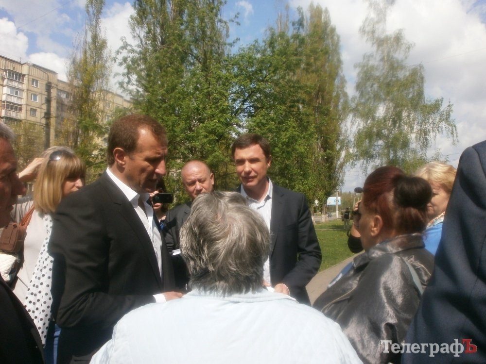 На что жаловались кременчужане мэру во время объезда города На что жаловались кременчужане мэру во время объезда города