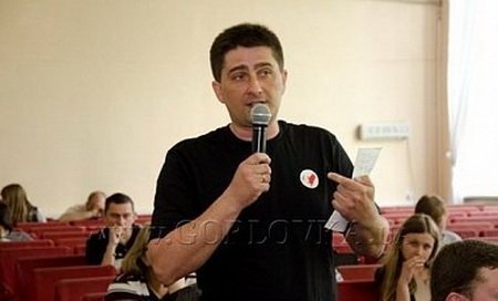 Кандидати у президенти розповідають, що робитимуть з терористами на сході України Кандидати у президенти розповідають, що робитимуть з терористами на сході України