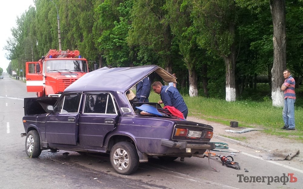 В Кременчуге в ДТП погиб пассажир ВАЗа В Кременчуге в ДТП погиб пассажир ВАЗа