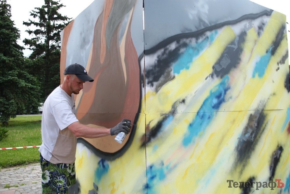 В сквере Октябрьском уличное искусство не закончилось В сквере Октябрьском уличное искусство не закончилось