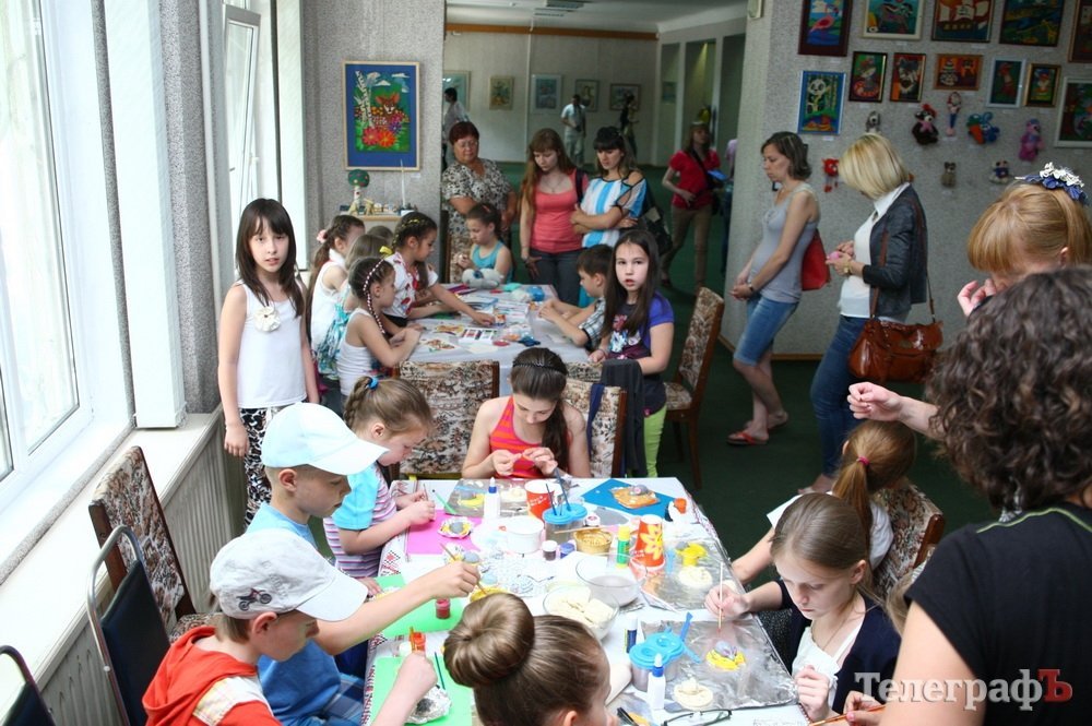 Дети в Кременчуге показали, как лепить кота Дети в Кременчуге показали, как лепить кота