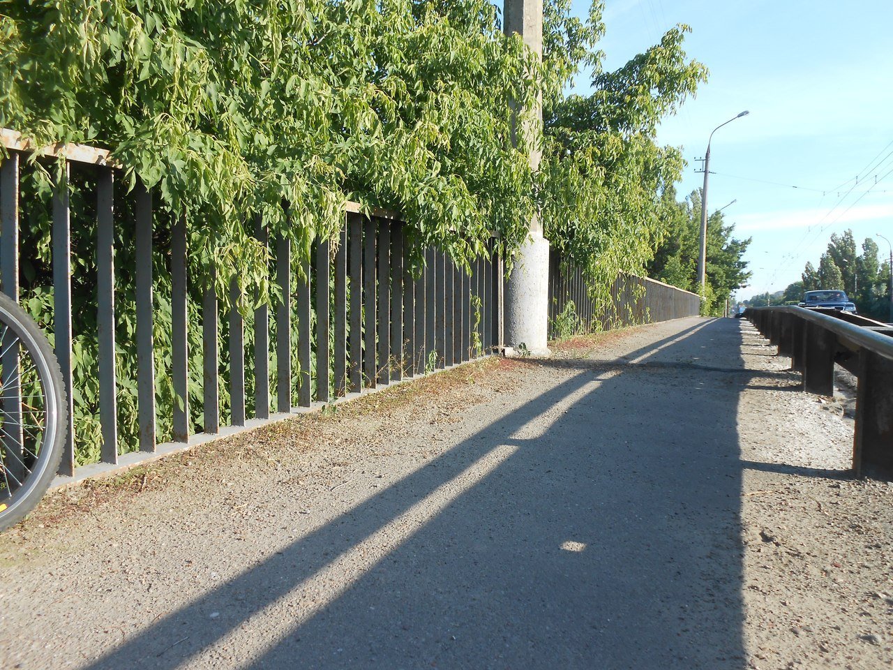 Кременчугские патриоты хотят раскрасить пивзаводовский мост в цвета флага Кременчугские патриоты хотят раскрасить пивзаводовский мост в цвета флага