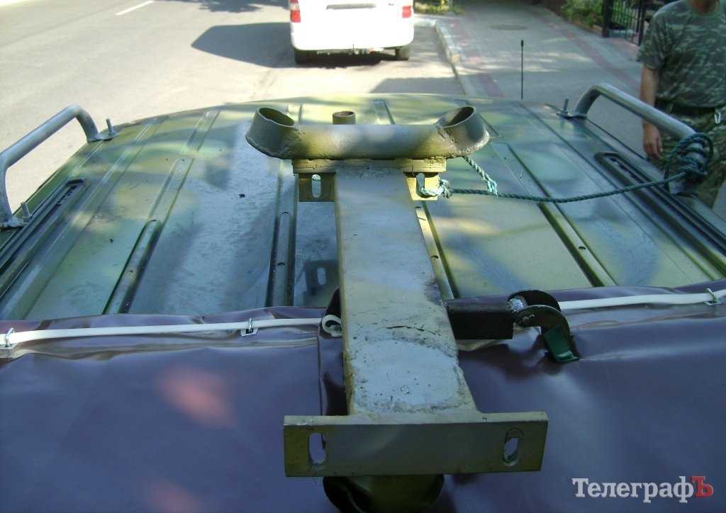 Кременчугские умельцы отправили в зону АТО автомобиль с усовершенствованной станиной для пулемёта Кременчугские умельцы отправили в зону АТО автомобиль с усовершенствованной станиной для пулемёта