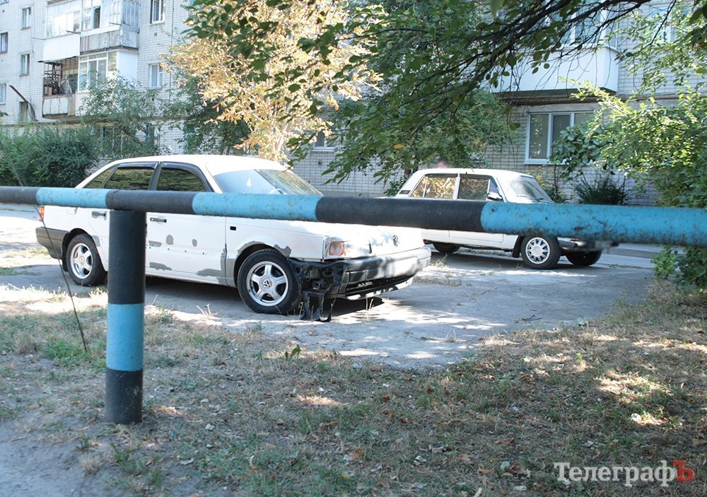 В Кременчуге на Молодёжном горели четыре автомобиля В Кременчуге на Молодёжном горели четыре автомобиля