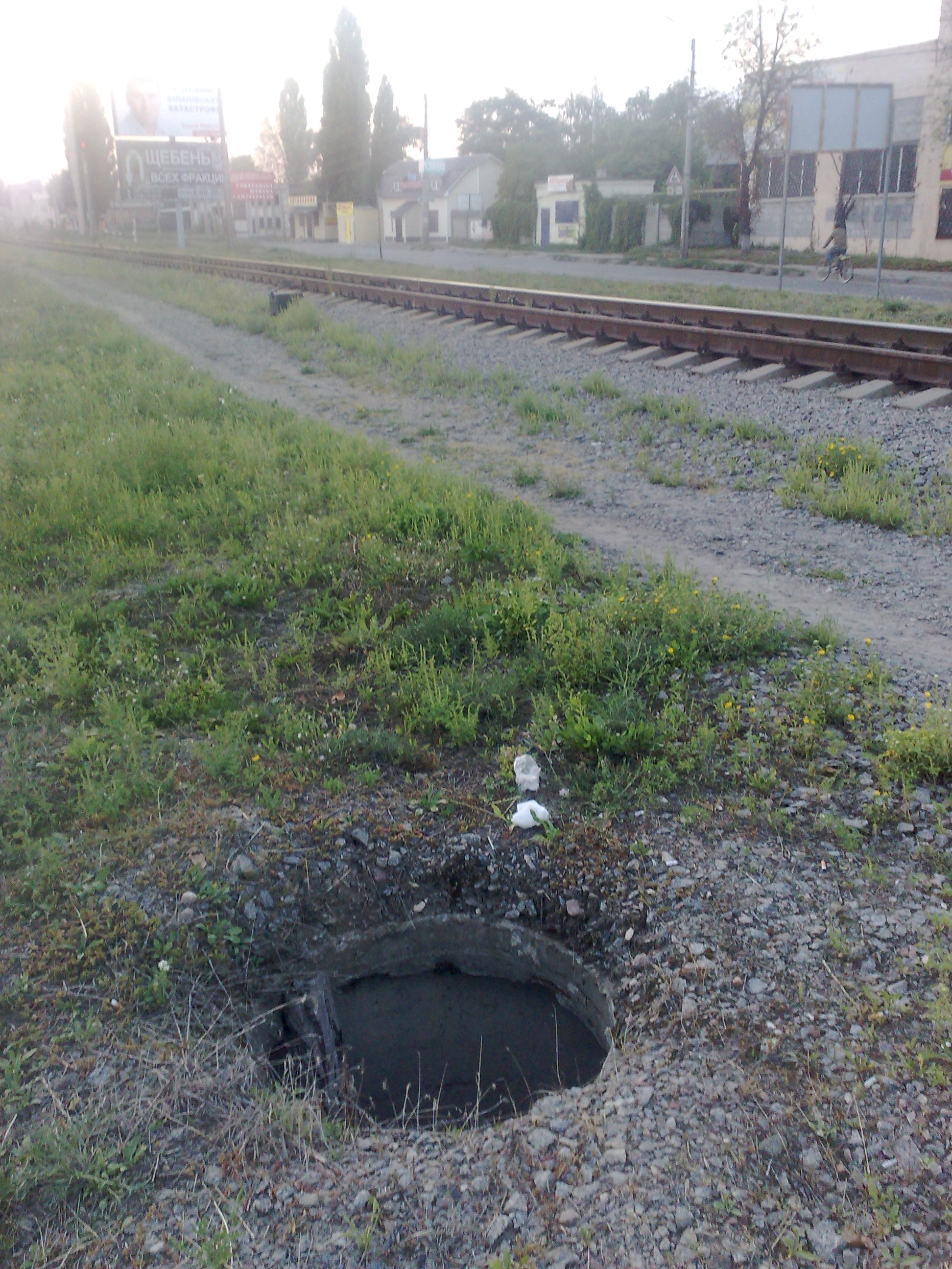 Кременчужане продолжают находить открытые люки Кременчужане продолжают находить открытые люки