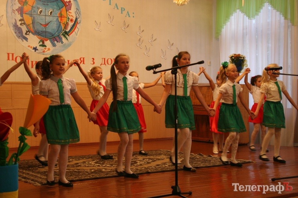 19 школа собрала более 2 тыс грн, а 10-я - гуманитарку для бойцов АТО 19 школа собрала более 2 тыс грн, а 10-я - гуманитарку для бойцов АТО