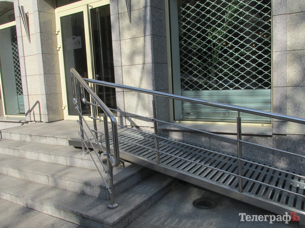 КРАЩИЙ ФАСАД серед магазинів, ресторанів та у сфері послуг КРАЩИЙ ФАСАД серед магазинів, ресторанів та у сфері послуг