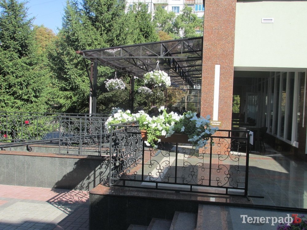 КРАЩИЙ ФАСАД серед магазинів, ресторанів та у сфері послуг КРАЩИЙ ФАСАД серед магазинів, ресторанів та у сфері послуг