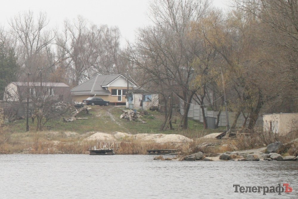 "Ну, ви ж розумієте, чиї ці будинки..." "Ну, ви ж розумієте, чиї ці будинки..."