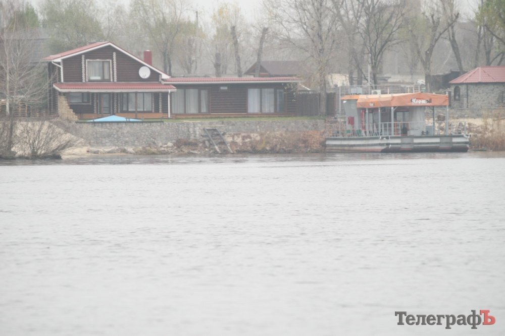"Ну, ви ж розумієте, чиї ці будинки..." "Ну, ви ж розумієте, чиї ці будинки..."