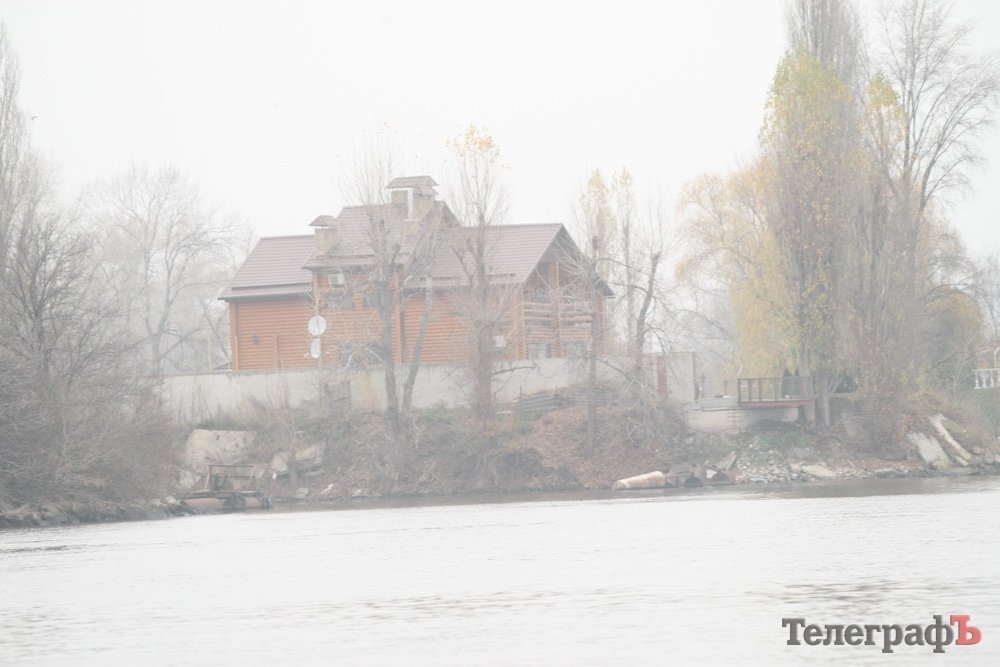 "Ну, ви ж розумієте, чиї ці будинки..." "Ну, ви ж розумієте, чиї ці будинки..."