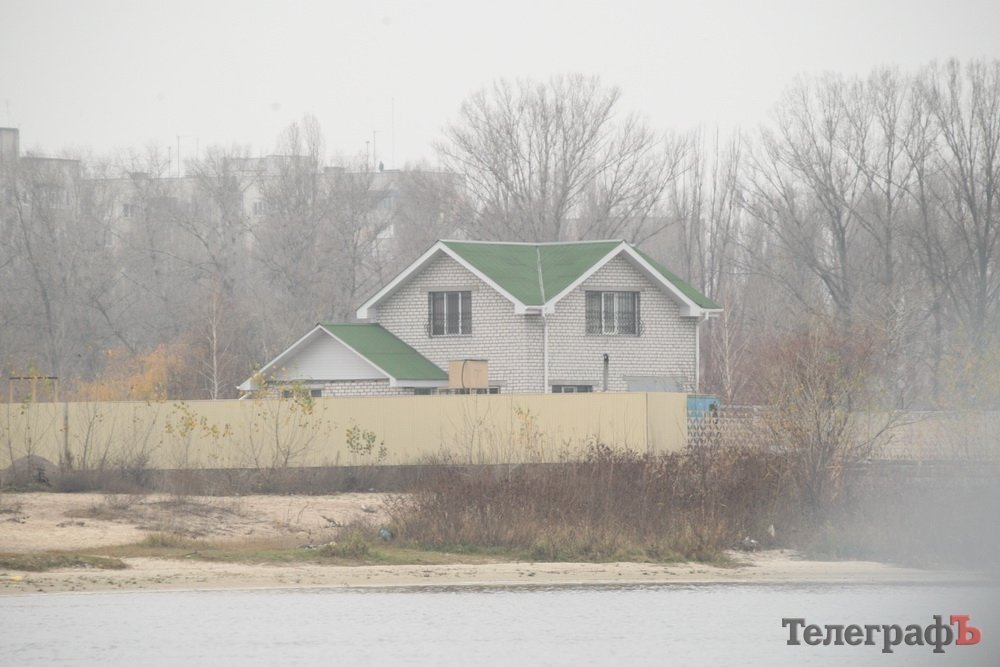 "Ну, ви ж розумієте, чиї ці будинки..." "Ну, ви ж розумієте, чиї ці будинки..."