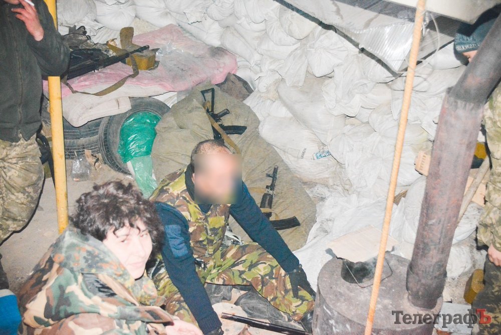 Кіборги просили у кременчужан хліба і води - волонтери привезли і потрапили під обстріл Кіборги просили у кременчужан хліба і води - волонтери привезли і потрапили під обстріл