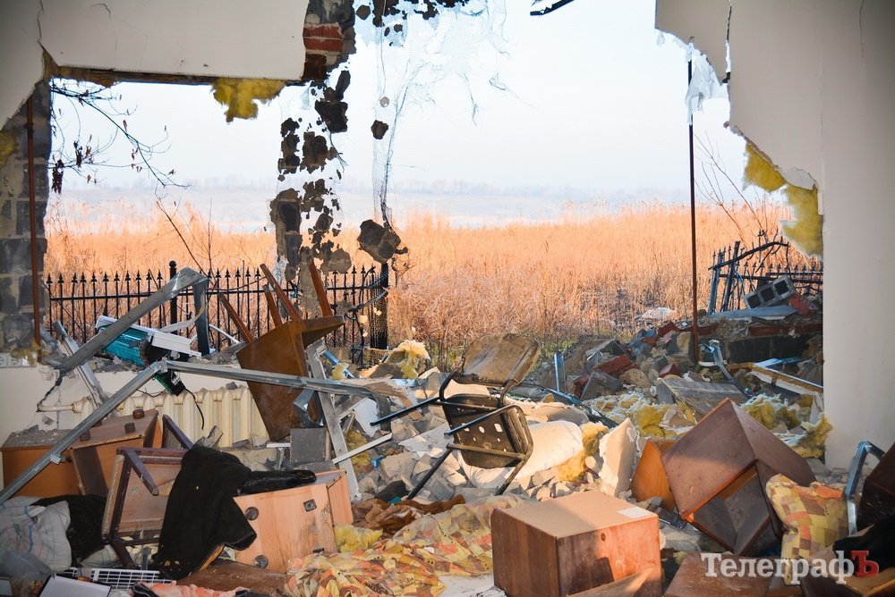 Кіборги просили у кременчужан хліба і води - волонтери привезли і потрапили під обстріл Кіборги просили у кременчужан хліба і води - волонтери привезли і потрапили під обстріл