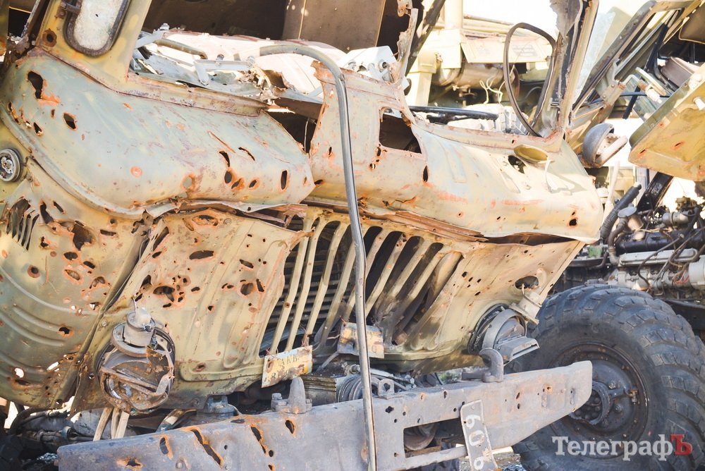 Кіборги просили у кременчужан хліба і води - волонтери привезли і потрапили під обстріл Кіборги просили у кременчужан хліба і води - волонтери привезли і потрапили під обстріл