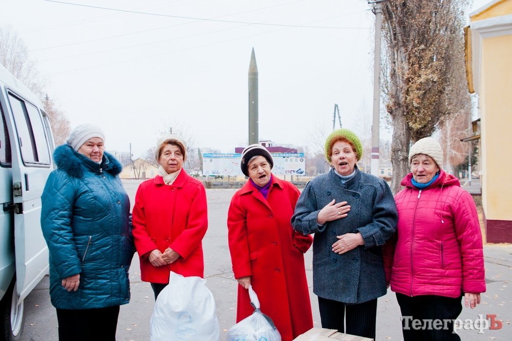 Кременчугские ветераны передали помощь 107-му ракетному полку Кременчугские ветераны передали помощь 107-му ракетному полку