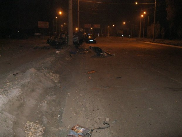 В Кременчуге перевернулся ВАЗ – погибла 16-летняя девушка В Кременчуге перевернулся ВАЗ – погибла 16-летняя девушка