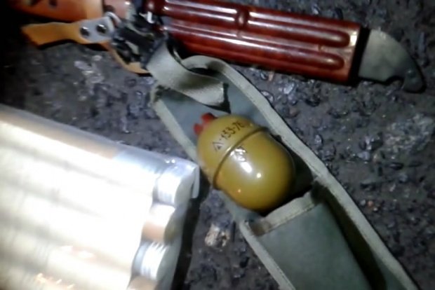 На Полтавщине ГАИшники остановили две машины с незаконно перевозимым оружием На Полтавщине ГАИшники остановили две машины с незаконно перевозимым оружием