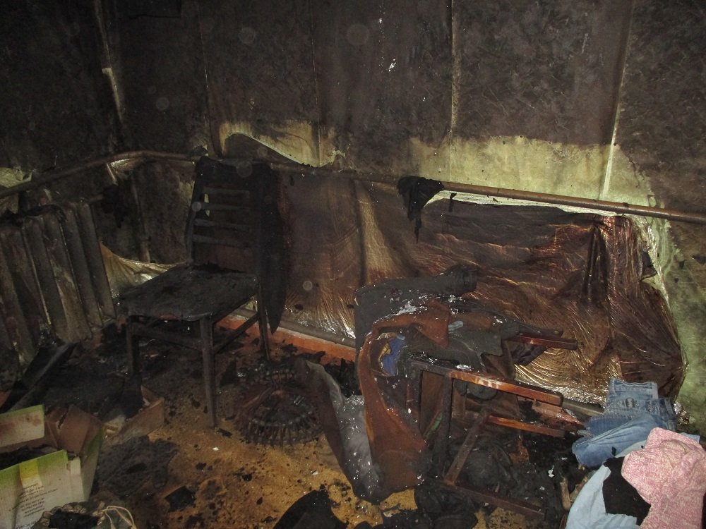 На пожаре кременчугские спасатели обнаружили мужчину с рваной раной шеи На пожаре кременчугские спасатели обнаружили мужчину с рваной раной шеи