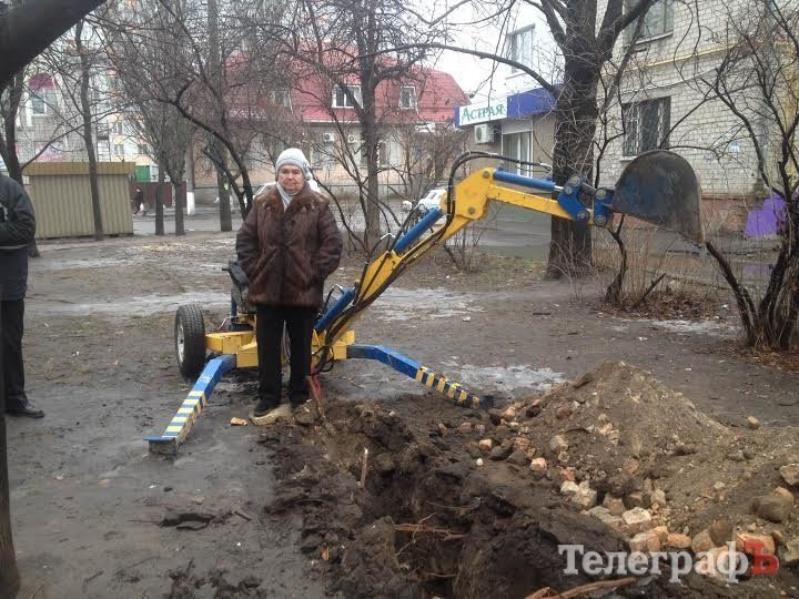 Кременчужане снова выступили против строительства АТБ в их доме Кременчужане снова выступили против строительства АТБ в их доме
