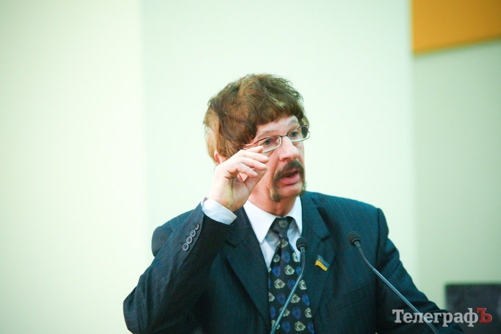 Тихий скандал в Кременчуге: 2 га земли дали предприятию депутата Холода Тихий скандал в Кременчуге: 2 га земли дали предприятию депутата Холода