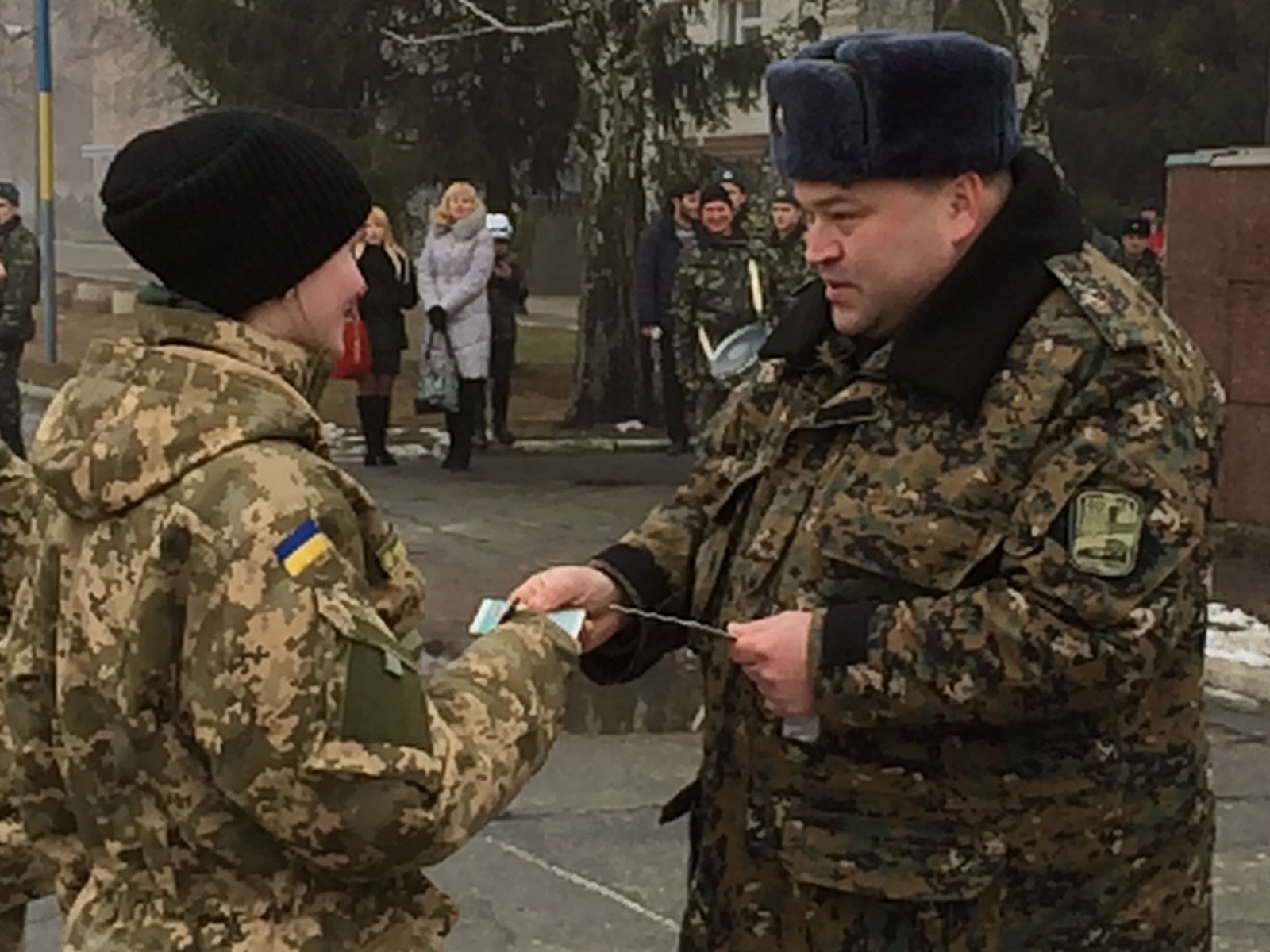 В Полтаве выпустили сержантов-связистов В Полтаве выпустили сержантов-связистов