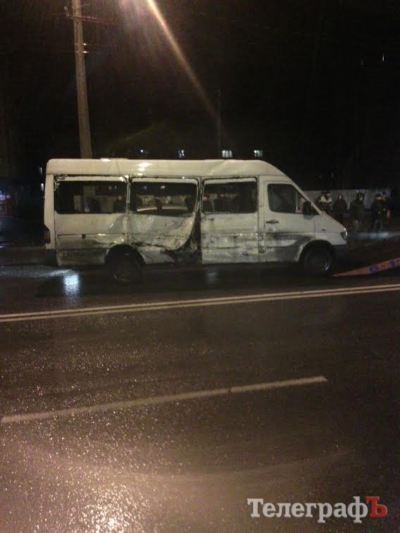 В Кременчуге на Молодёжном перевернулась маршрутка В Кременчуге на Молодёжном перевернулась маршрутка