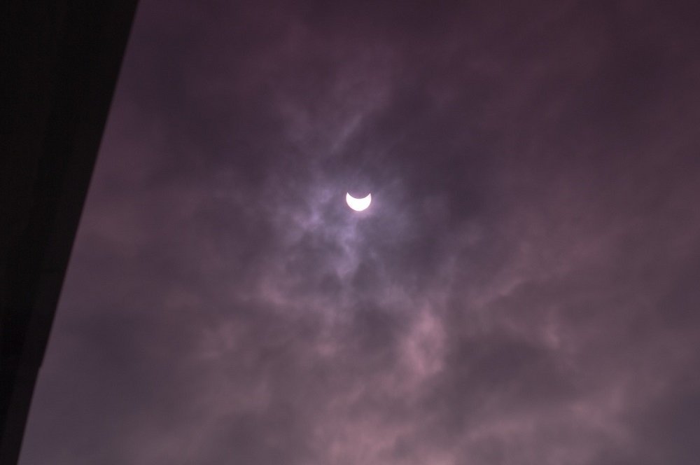 Затмение Солнца в Кременчуге - присылайте свои фото и видео Затмение Солнца в Кременчуге - присылайте свои фото и видео