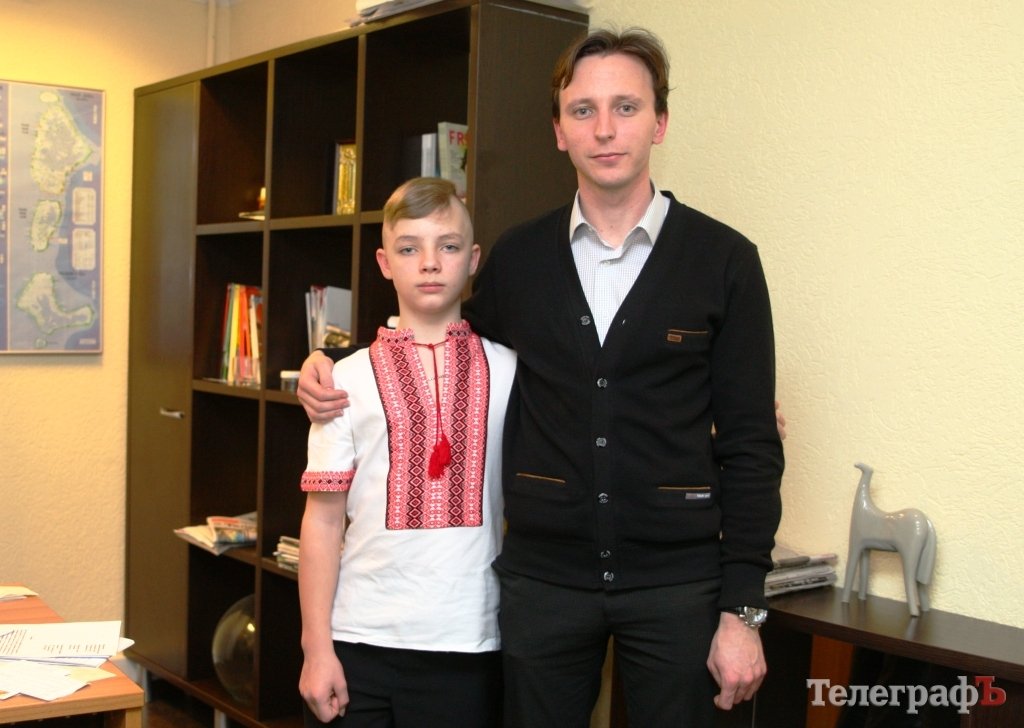 12-летний кременчужанин играет на гитаре программу консерватории 12-летний кременчужанин играет на гитаре программу консерватории