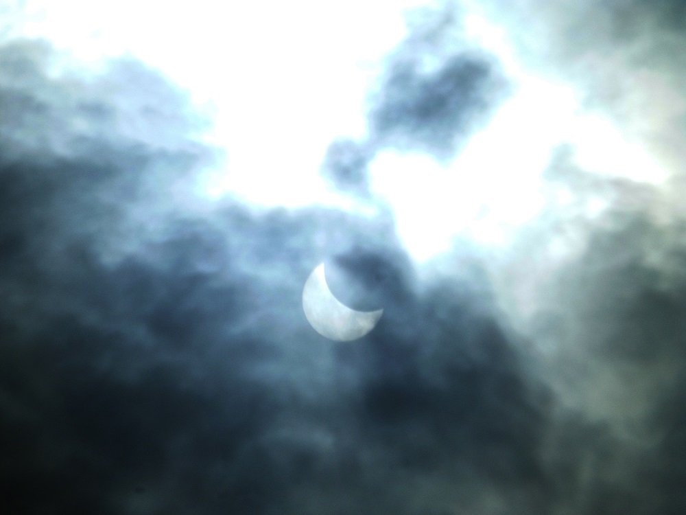 Затмение Солнца в Кременчуге - присылайте свои фото и видео Затмение Солнца в Кременчуге - присылайте свои фото и видео