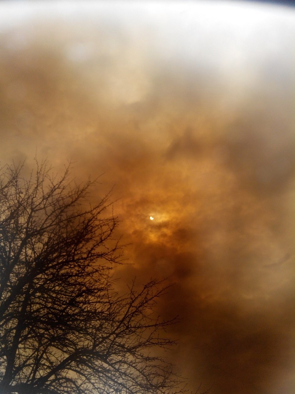 Затмение Солнца в Кременчуге - присылайте свои фото и видео Затмение Солнца в Кременчуге - присылайте свои фото и видео