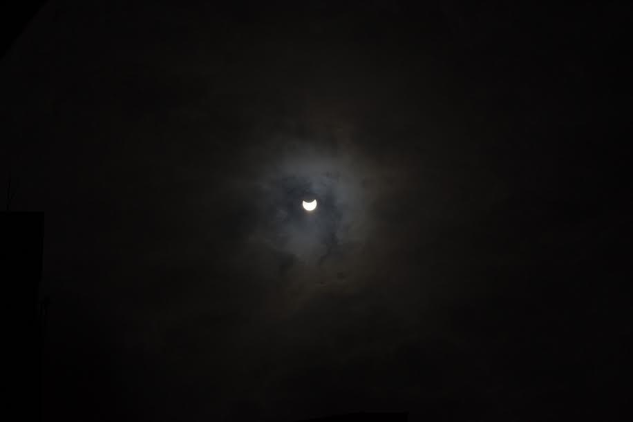 Затмение Солнца в Кременчуге - присылайте свои фото и видео Затмение Солнца в Кременчуге - присылайте свои фото и видео